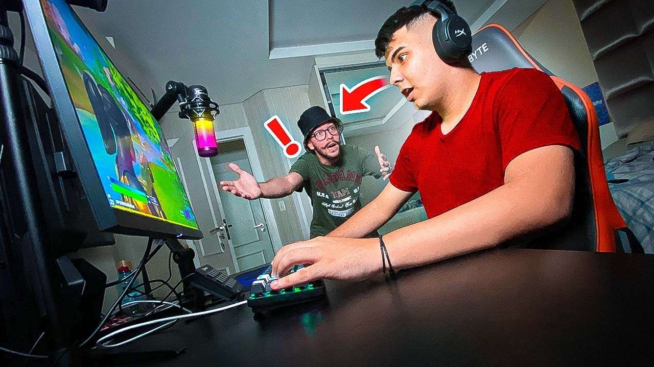 CONTRATEI UM COACH E FIZ TUDO AO CONTRÁRIO! (FICOU PISTOLA KKKKJKK) - FORTNITE