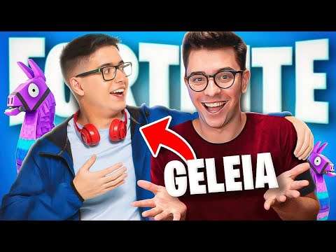 Ensinei meu irmão GÊMEO a jogar Fortnite! @Geleia